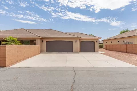 Exterior - 4064 S 20 E, Washington, UT 84780 photo 7 of 10