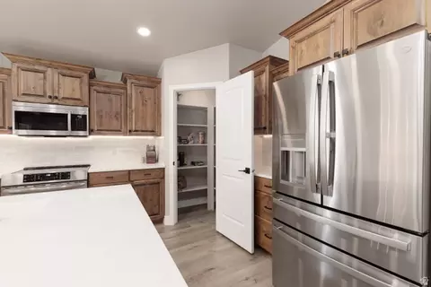 Kitchen - 4064 S 20 E, Washington, UT 84780 photo 3 of 5