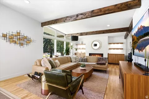 Living - 2882 Etienne Way, Sandy, UT 84093 photo 2 of 6