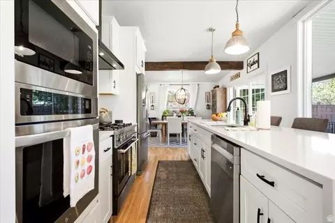 Kitchen - 2882 Etienne Way, Sandy, UT 84093 photo 3 of 3