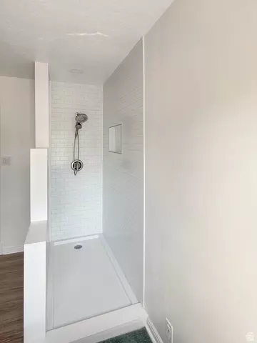 Bath - 190 E 600 N, Ferron, UT 84523 photo 3 of 6