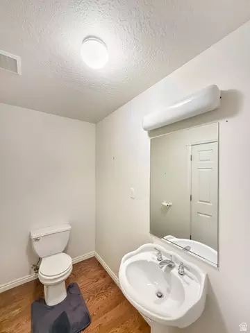 Bath - 190 E 600 N, Ferron, UT 84523 photo 1 of 6