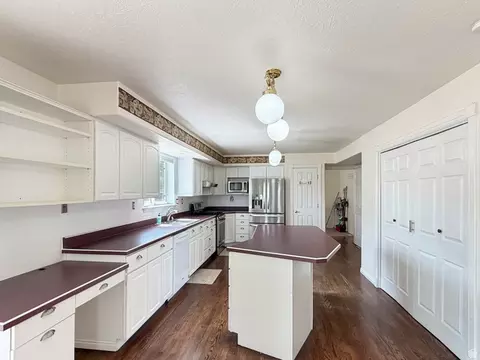 Kitchen - 190 E 600 N, Ferron, UT 84523 photo 3 of 4