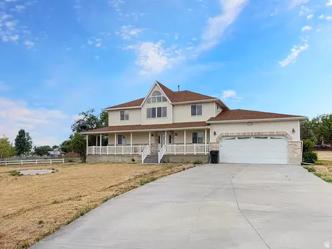 Exterior - 190 E 600 N, Ferron, UT 84523 photo 3 of 10