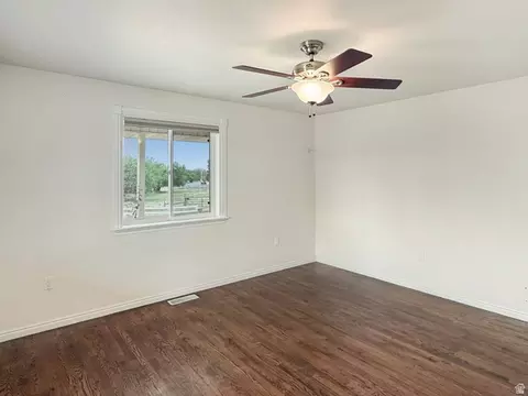 Living - 190 E 600 N, Ferron, UT 84523 photo 5 of 9