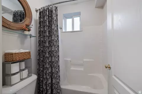 Bath - 475 E Silverleaf Dr, Alpine, UT 84004 photo 4 of 4