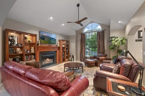 Living - 475 E Silverleaf Dr, Alpine, UT 84004 photo 1 of 4