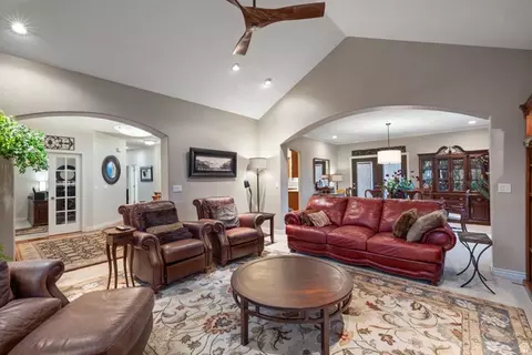 Living - 475 E Silverleaf Dr, Alpine, UT 84004 photo 2 of 4