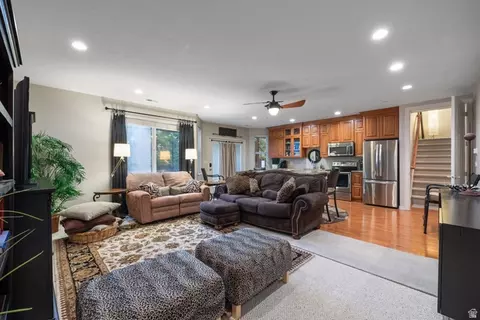 Living - 475 E Silverleaf Dr, Alpine, UT 84004 photo 3 of 4