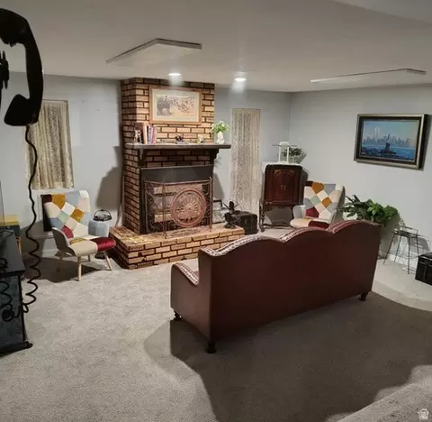 Living - 85 E 100 N, Redmond, UT 84652 photo 2 of 4
