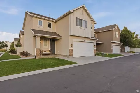 917 W Stonehaven Dr, North Salt Lake, UT 84054