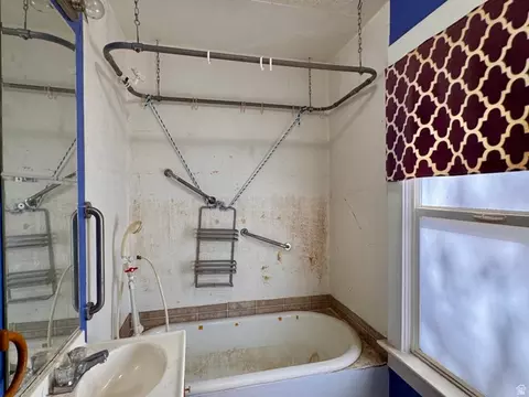 Bath - 47 E 100 N, Lynndyl, UT 84640 photo 3 of 3