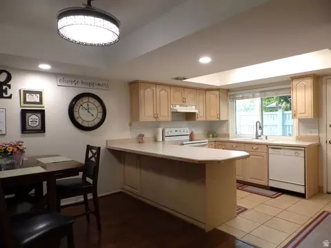 1570 E 5740 S, Murray, UT 84121 photo 17