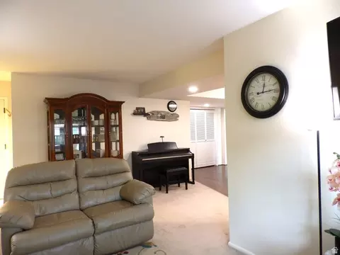 1570 E 5740 S, Murray, UT 84121 photo 14