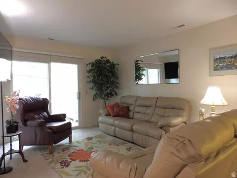 1570 E 5740 S, Murray, UT 84121 photo 12