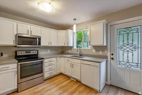 Kitchen - 38 S 1000 E, Payson, UT 84651 photo 1 of 2
