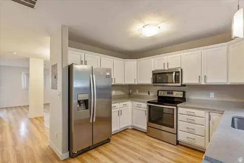 Kitchen - 38 S 1000 E, Payson, UT 84651 photo 2 of 2