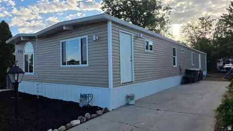 8949 S Reliance Dr W, Sandy, UT 84070 photo 3