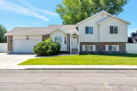 1843 W Springwater Dr S, Orem, UT 84058 photo 1