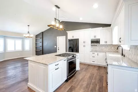 1843 W Springwater Dr S, Orem, UT 84058 photo 9