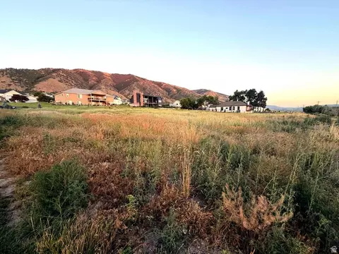 1082 S 400 E, Providence, UT 84332 photo 4