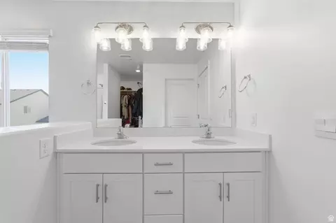 Bath - 792 S 4000 W, Syracuse, UT 84075 photo 2 of 4