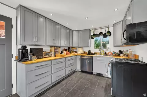 5289 S Leprechaun Ln W, Salt Lake City, UT 84118