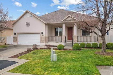 10596 S Pinyon Pines Ct W, South Jordan, UT 84095