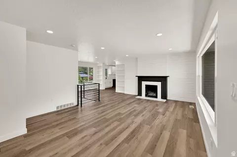 Living - 406 W 3300 S, Bountiful, UT 84010 photo 2 of 7