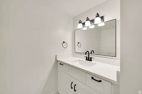 Bath - 406 W 3300 S, Bountiful, UT 84010 photo 5 of 5
