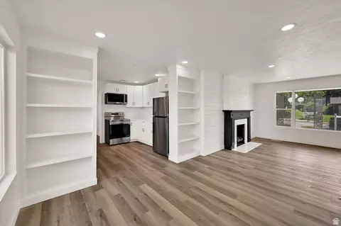 Living - 406 W 3300 S, Bountiful, UT 84010 photo 6 of 7