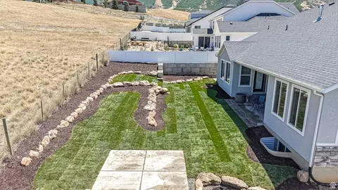 Exterior - 872 W Union Bench Dr, Mapleton, UT 84664 photo 6 of 8