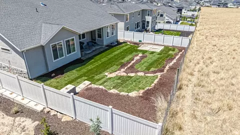 Exterior - 872 W Union Bench Dr, Mapleton, UT 84664 photo 5 of 8