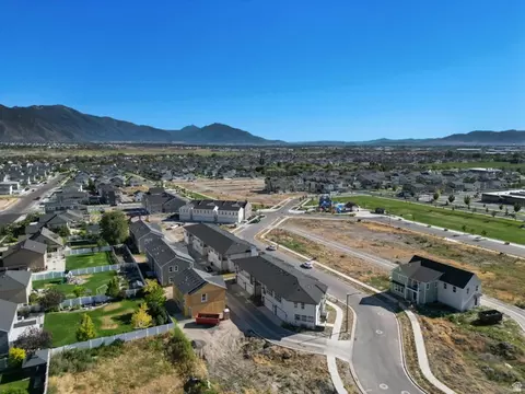 View/Area - 717 S Harrison Dr W, Springville, UT 84663 photo 7 of 8