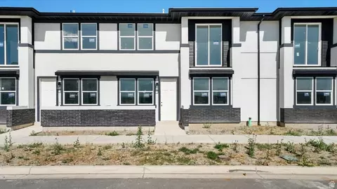 Exterior - 717 S Harrison Dr W, Springville, UT 84663 photo 2 of 3