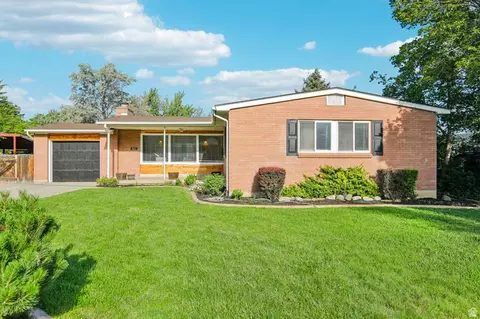 7022 S 2825 E, Cottonwood Heights, UT 84121