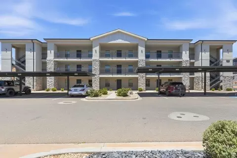 6230 Winding Way #G203, Hurricane, UT 84737
