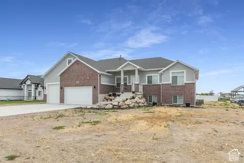 2543 W 3100 N, Farr West, UT 84404