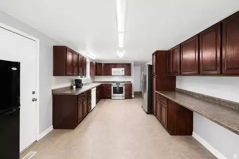 Kitchen - 1076 W 600 N, Orem, UT 84057 photo 1 of 3