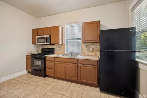 Kitchen - 2752 Madison Ave, Ogden, UT 84403 photo 2 of 2