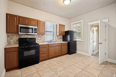 Kitchen - 2752 Madison Ave, Ogden, UT 84403 photo 1 of 2
