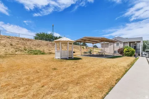 Exterior - 1092 W 420 N, Orem, UT 84057 photo 7 of 9