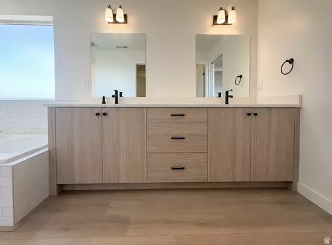 Bath - 1049 N Summit View Dr, Harrisville, UT 84404 photo 2 of 5