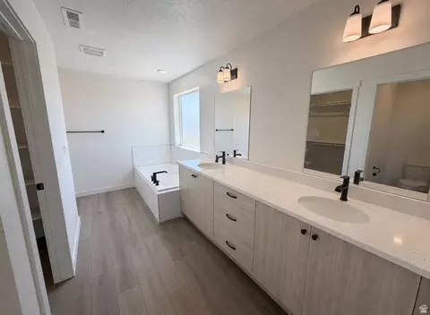 Bath - 1049 N Summit View Dr, Harrisville, UT 84404 photo 5 of 5