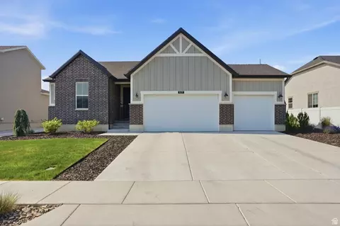 8139 W Joe Dr, Magna, UT 84044