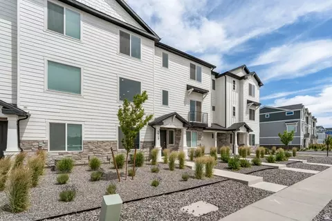 3913 N Eagle Pointe Ln, Eagle Mountain, UT 84005 photo 4