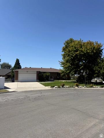 328 E Heather Ridge Cir, Sandy, UT 84070