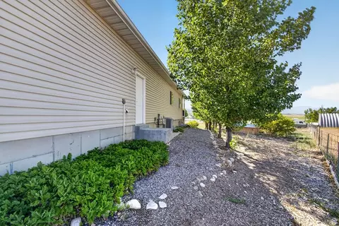 Exterior - 450 E 200 S, Fairview, UT 84629 photo 3 of 10