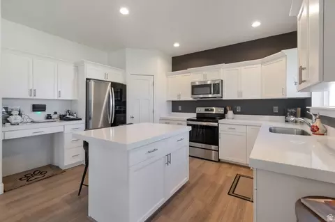 4633 E Golden Hills Loop, Eagle Mountain, UT 84005 photo 2