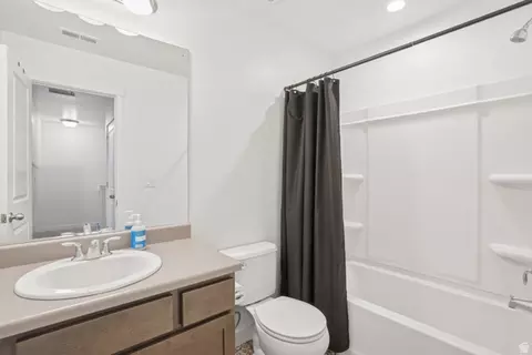 Bath - 793 E 975 N, Layton, UT 84041 photo 5 of 5